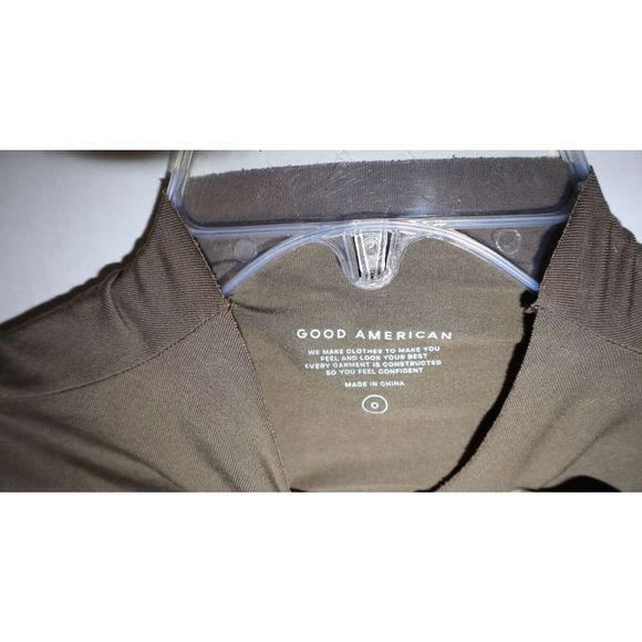 Good American Women's Sz 0 (XS) Green L/S Cropped Shine Mock Turtleneck $60 - Picture 4 of 4